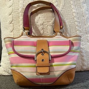 Coach purse so pretty 😍